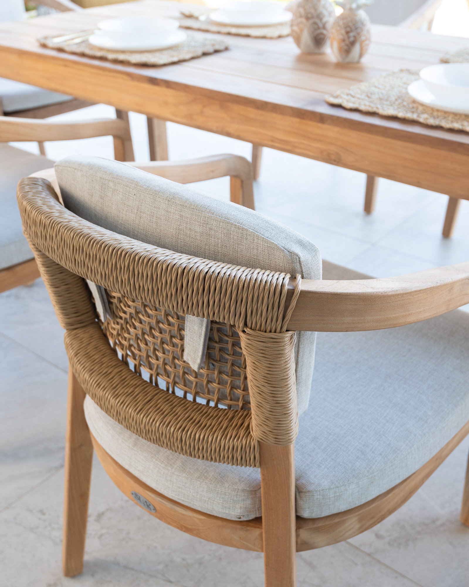 SABATU DINING TABLE & EDVIN ARM CHAIR